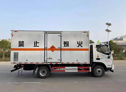 迭部爆破器材运输车